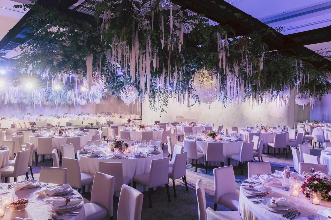 The Abu Dhabi Edition Exterior foto The ballroom at the Four Seasons Hotel