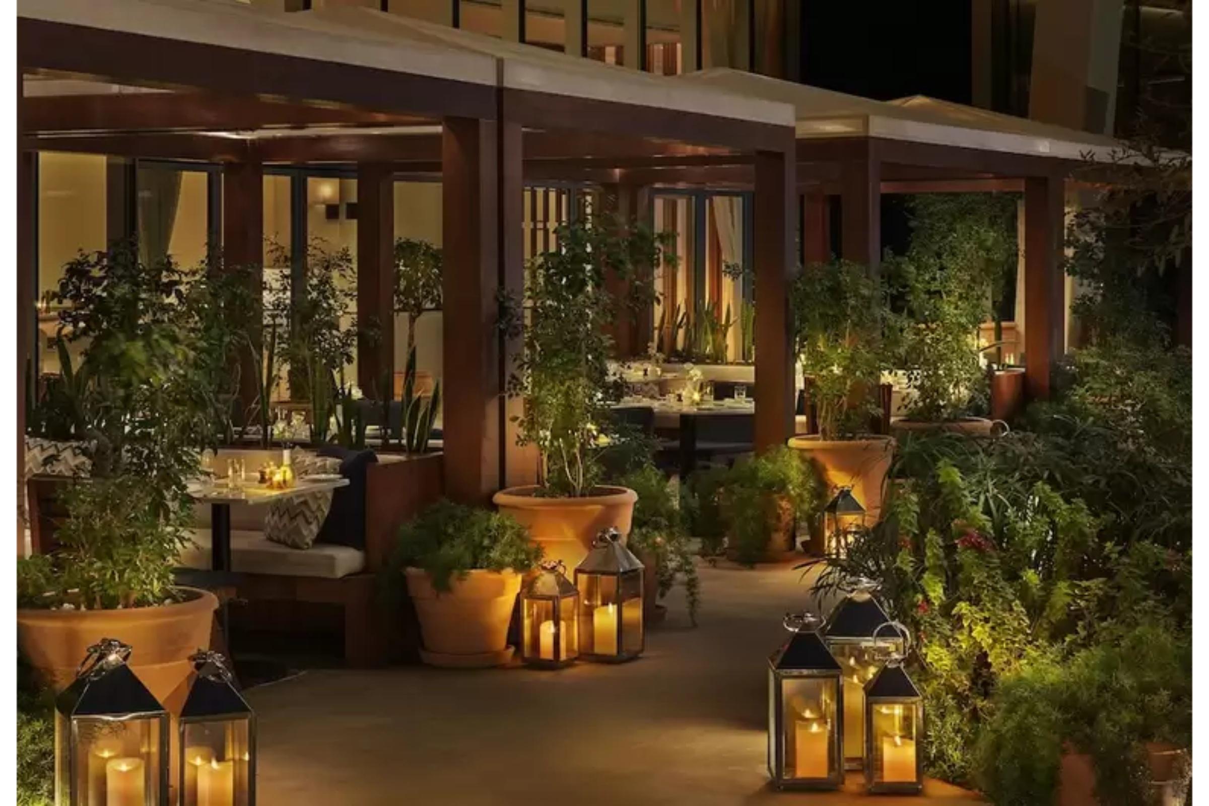The Abu Dhabi Edition Exterior foto The Terrace at the Four Seasons Hotel